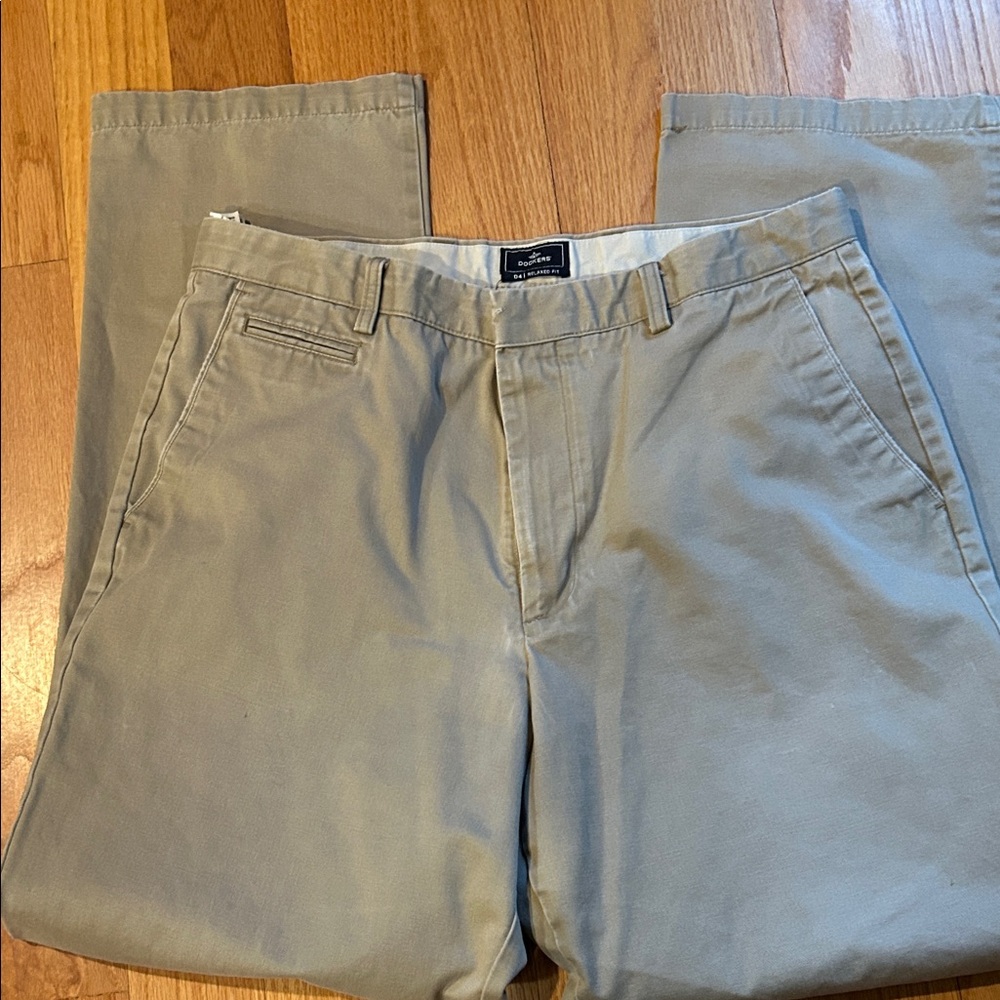 Dockers Men's Chino Pants in Light Khaki